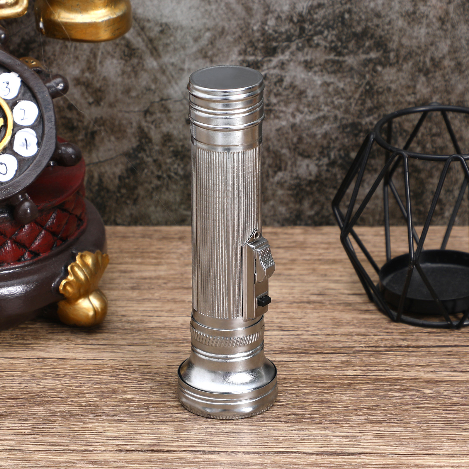 ไฟฉายโลหะวินเทจขนาดเล็กแบบพกพา - Vintage Photography Lighting บทวิจารณ์และราคา
